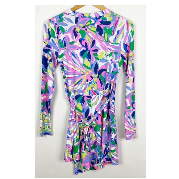 Lilly Pulitzer Tiki Wrap Romper Havin a Blast Size Small - Picture 6 of 10